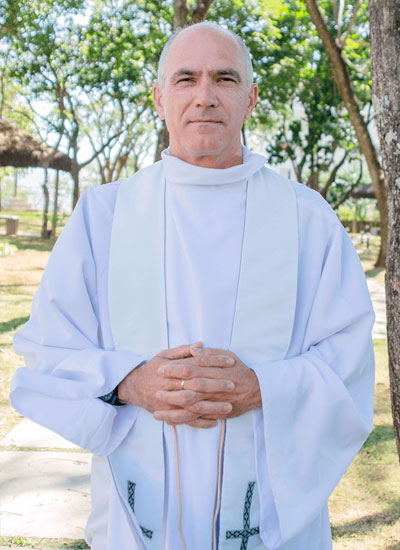 Pe. Renato Menezes Cruz - Diocese de Itabira - Cel. Fabriciano